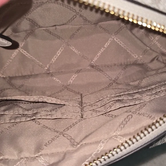 Michael Kors White and Gold Women's Bag NWOT - Picture 6 of 10